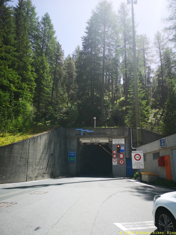 Der Mauttunnel nach Livigno von der schweizerischen Seite
